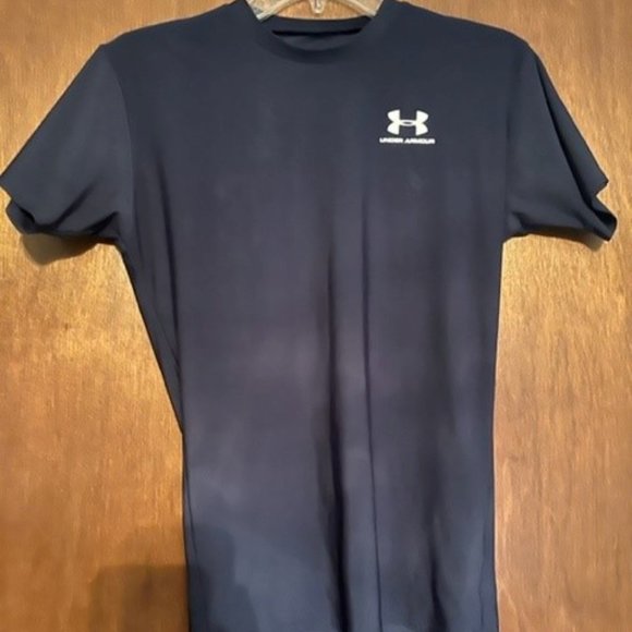 Women's Under Armour short sleeve navy tshirt size Large - Picture 1 of 2
